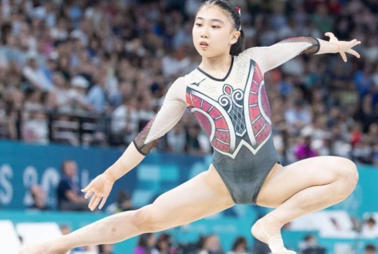 体操女子の岸里奈の画像